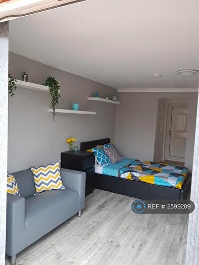 Studio To Rent In Wellsford Avenue, Solihull, B92