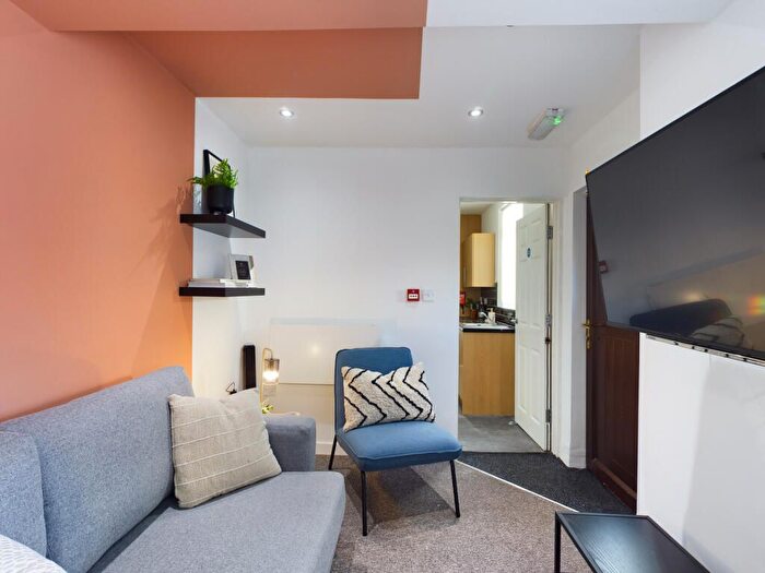 5 Bedroom Flat To Rent In Hall Lane, Liverpool, L7