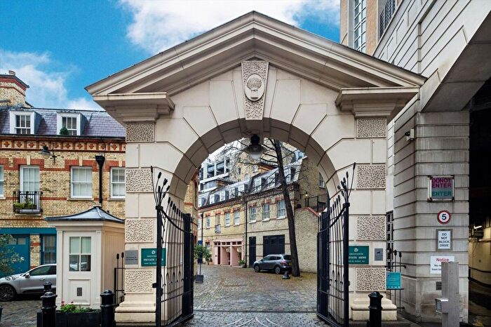 5 Bedroom Flat To Rent In Grosvenor Crescent Mews, SW1X