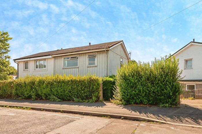 3 Bedroom Semi-Detached House For Sale In Caincross Road, Nottingham, NG8