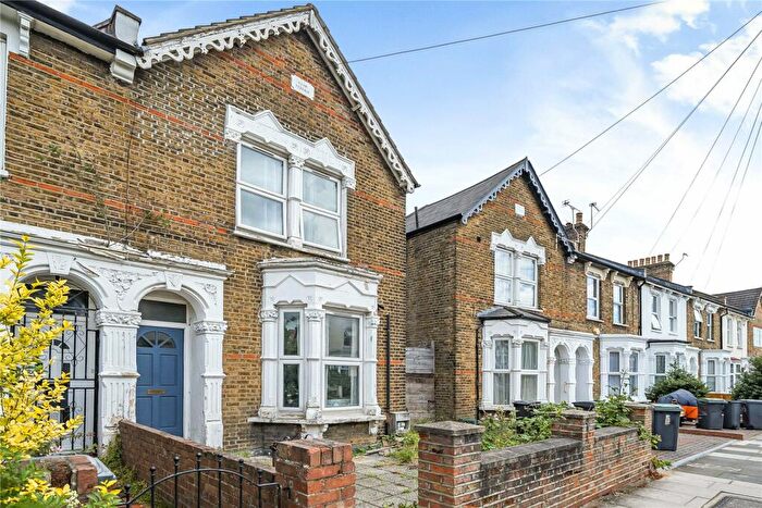 5 Bedroom Semi-Detached House To Rent In Etherley Road, Harringay, London, N15