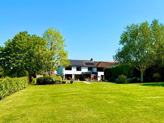 6 Bedroom Detached House For Sale In The Street, Compton Martin, BS40