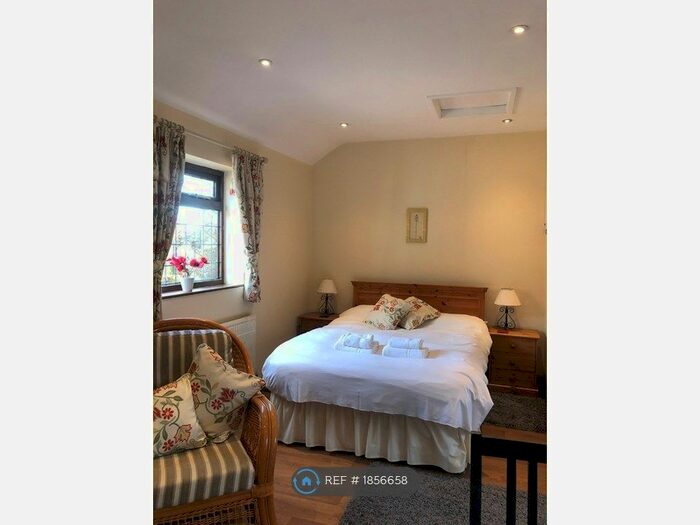 Studio To Rent In Cadeby Lane, Warwickshire, CV13