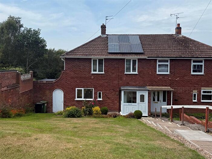3 Bedroom Semi-Detached House For Sale In Bournes Hill, Halesowen, B63