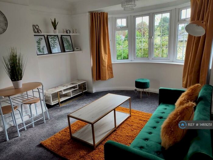 1 Bedroom Flat To Rent In Havelock Court, Cowley, Oxford, OX4