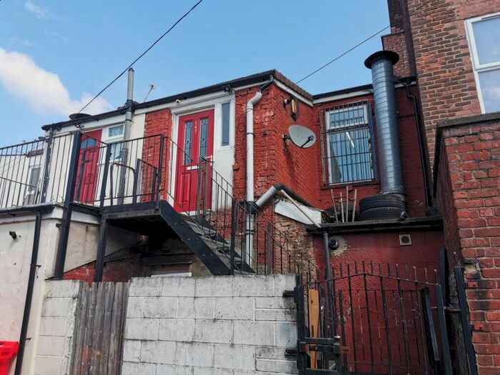 1 Bedroom Apartment To Rent In Eccles New Road, Salford, Greater Manchester, M5