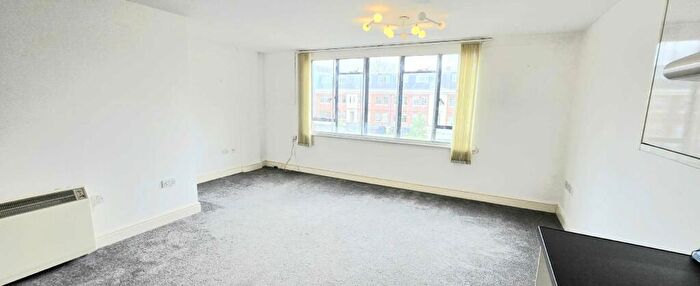 1 Bedroom Flat To Rent In Holloway Road, London, N7
