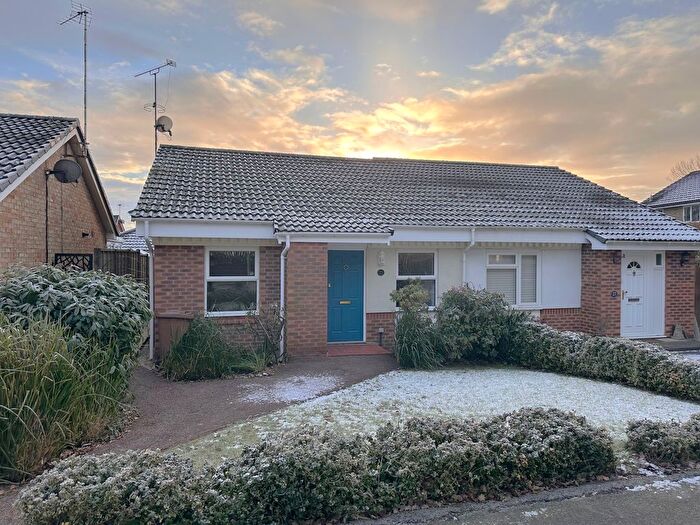 2 Bedroom Bungalow For Sale In Hombrook Drive, Bracknell, RG42