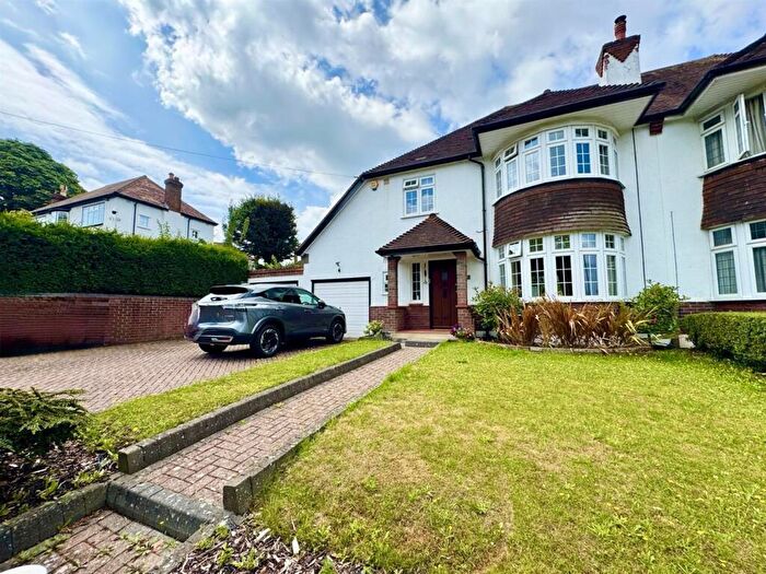 4 Bedroom Semi Detached House For Sale In Sanderstead Hill, South Croydon, CR2