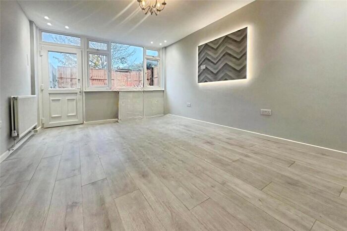 4 Bedroom End Of Terrace House To Rent In Penshurst Close, Canterbury, Kent, CT2