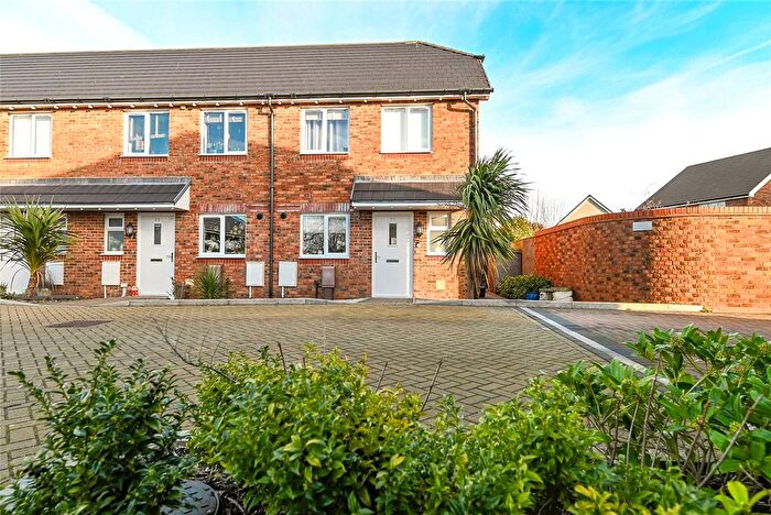 3 Bedroom End Terrace House For Sale In Bradley Road, Milford On Sea, Lymington, Hampshire, SO41