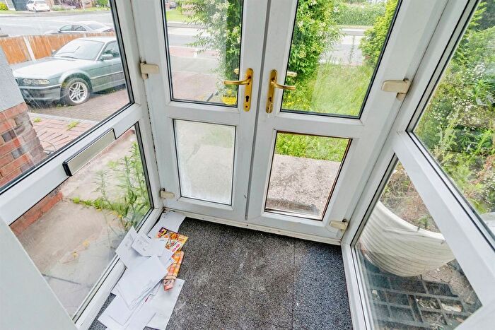 2 Bedroom End Of Terrace House For Sale In Bilston Lane, Willenhall, WV13
