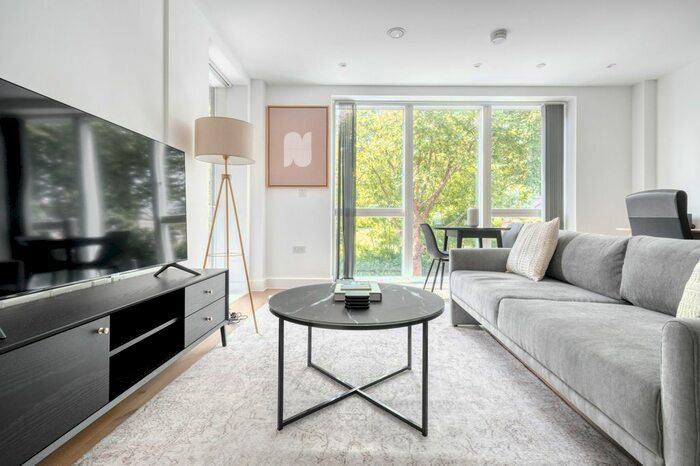 1 Bedroom Flat To Rent In Queens Park, London, W10