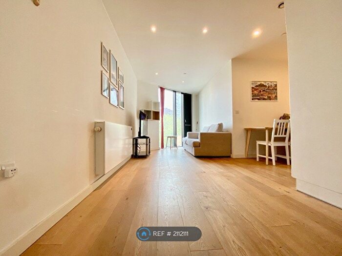 1 Bedroom Flat To Rent In Walworth Road, London, SE1