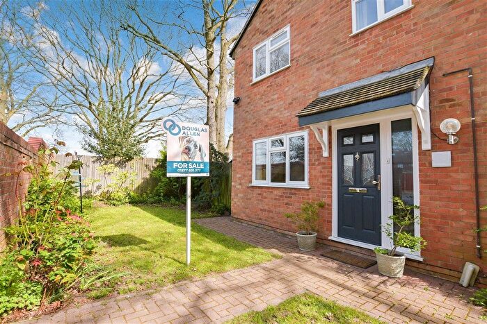 3 Bedroom Semi-Detached House For Sale In Westbourne Gardens, Billericay, Essex, CM12
