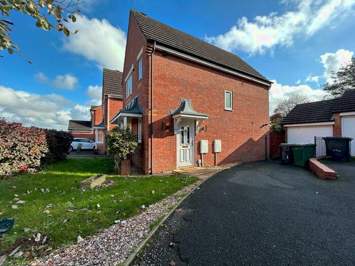3 Bedroom Link Detached House To Rent In Wooton Close, Redditch, B97