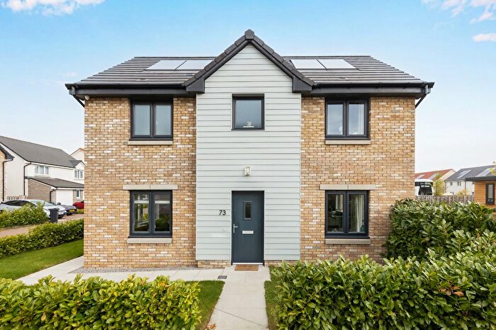 3 Bedroom Detached House For Sale In Seven Wells Crescent, East Calder, Livingston, EH53