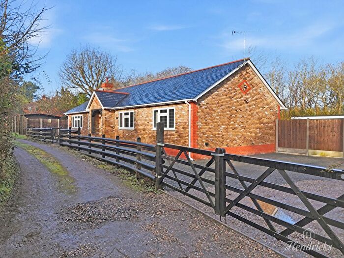 4 Bedroom Bungalow For Sale In Mount Bovers Lane, Hockley, SS5