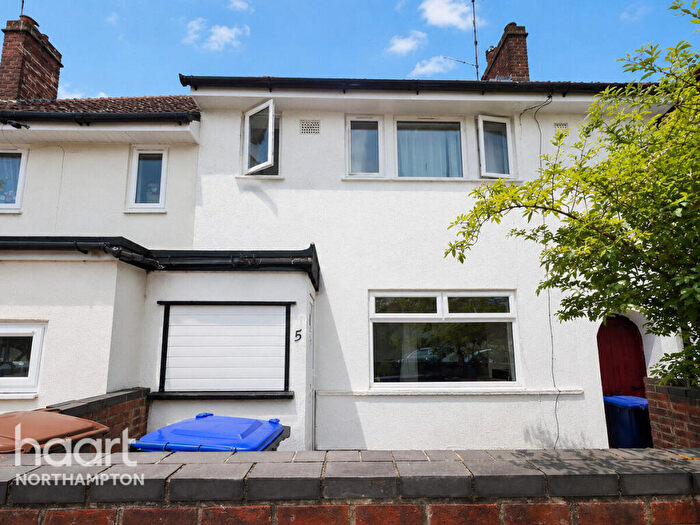 3 Bedroom Terraced House For Sale In Hastings Road, Northampton, NN2
