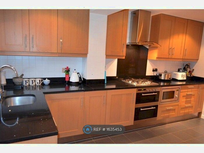 3 Bedroom Terraced House To Rent In St. Pauls Gate, Wokingham, RG41