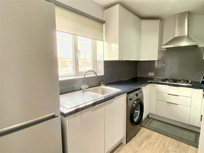 3 Bedroom Maisonette To Rent In Battlers Green Drive, Radlett, WD7