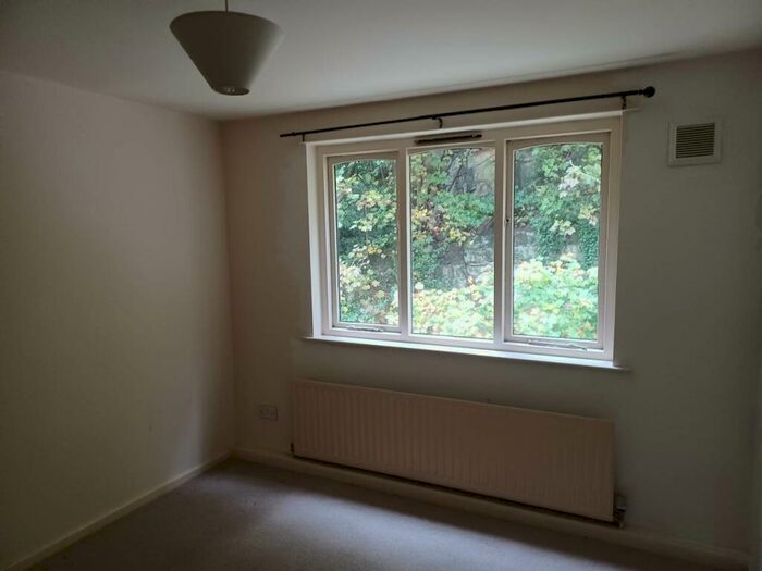 2 Bedroom Flat To Rent In Baildon Wood Court, Cliffe Lane, Baildon, BD17