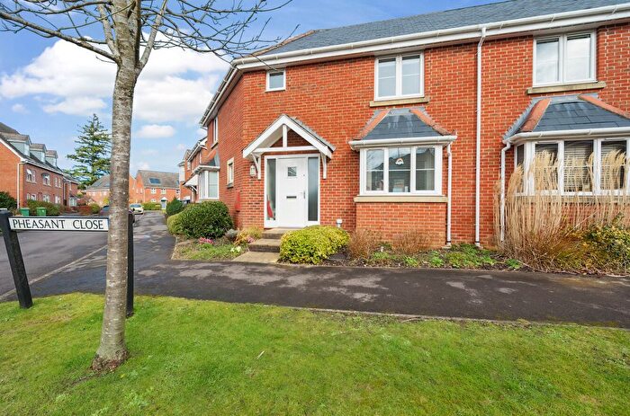 3 Bedroom Semi-Detached House For Sale In Pheasant Close, Four Marks, Alton, Hampshire, GU34