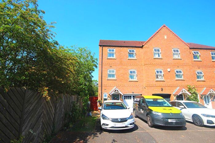 4 Bedroom End Of Terrace House For Sale In Roman Way, Caistor, LN7