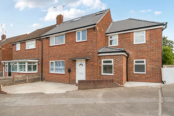 6 Bedroom Semi-Detached House For Sale In Bridge Road, Erith, DA8