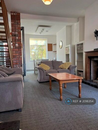 2 Bedroom Terraced House To Rent In Thornton Road, Manchester, M14