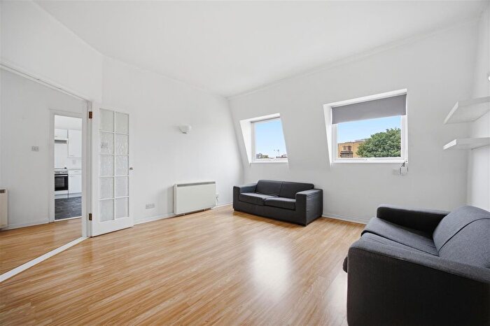 1 Bedroom Flat For Sale In Albert Road, Yiewsley, West Drayton, UB7