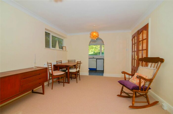 1 Bedroom Flat To Rent In Crescent Road, Kingston Upon Thames, KT2