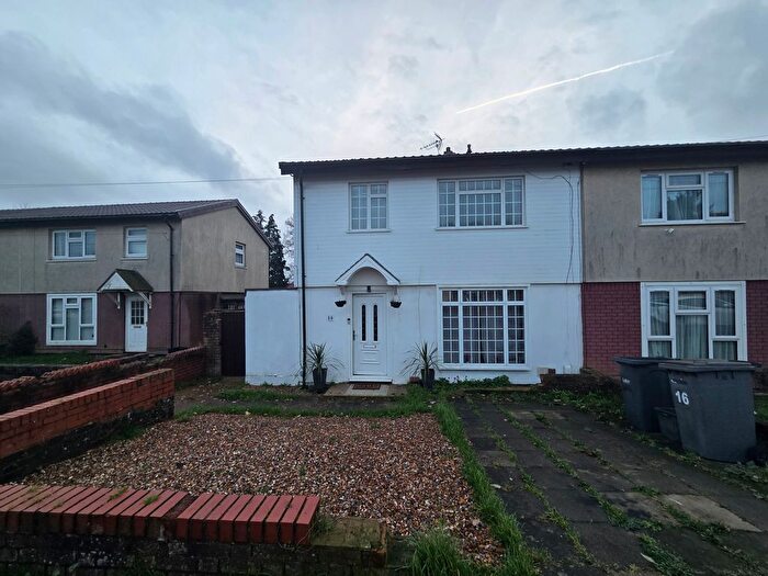 4 Bedroom Semi Detached House To Rent In Williton Road, Luton, LU2