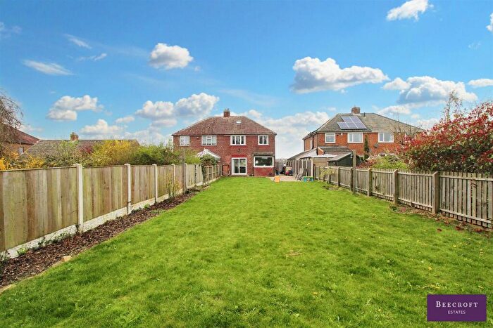 3 Bedroom Semi-Detached House For Sale In Clayton Lane, Thurnscoe, Rotherham, S63