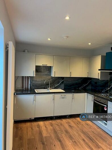 3 Bedroom Bungalow To Rent In Coronation Drive, Hornchurch, RM12