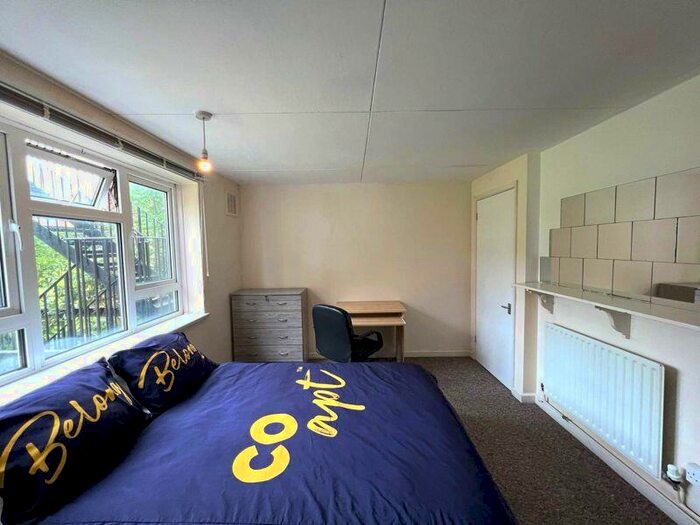 3 Bedroom Detached House To Rent In Finsbury Road, Brighton, BN2