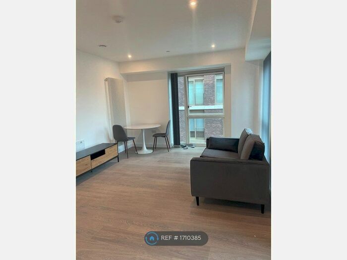 1 Bedroom Flat To Rent In Galleria House, London, E16