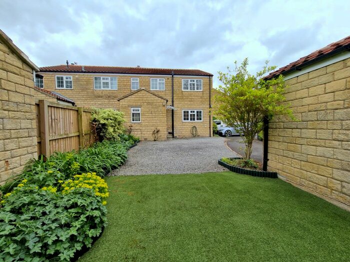 3 Bedroom Detached House To Rent In Meadow Court, Harrogate, North Yorkshire, HG3