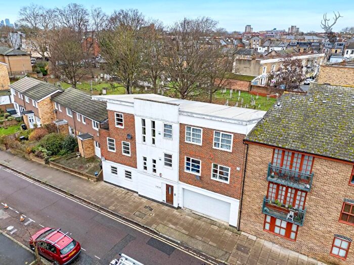 2 Bedroom Apartment To Rent In Wetherell Road, Victoria Park Village, E9