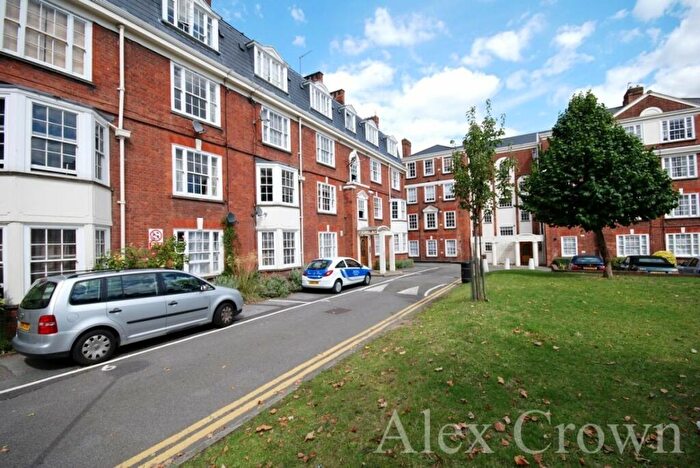 3 Bedroom Apartment To Rent In Tyndale Mansions, Upper Street, Islington, N1