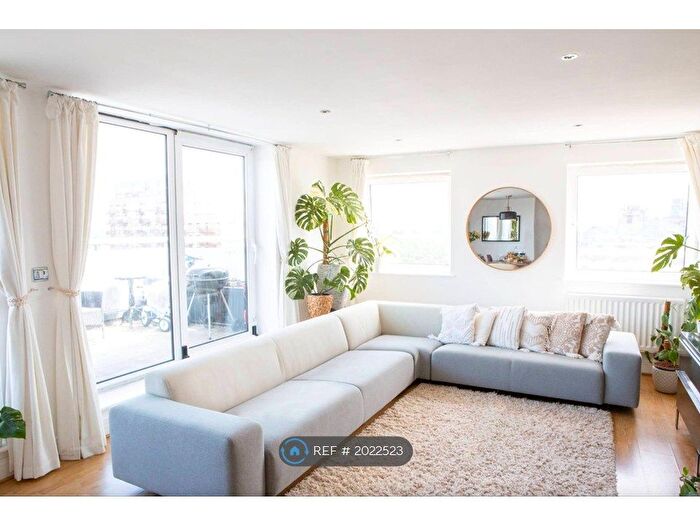 2 Bedroom Flat To Rent In Wards Wharf Approach, London, E16