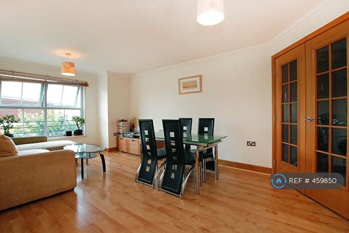 2 Bedroom Flat To Rent In Richmond Road, Kingston Upon Thames, KT2