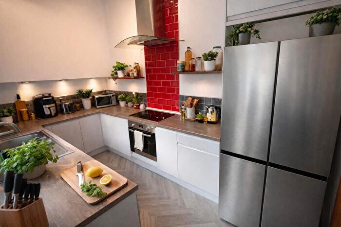 5 Bedroom House To Rent In Edmund Road, Sheffield, S2