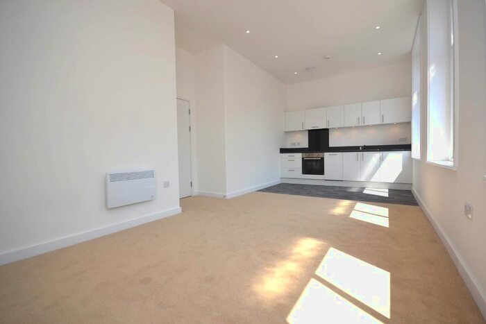 2 Bedroom Flat To Rent In High Street, Reading, RG1