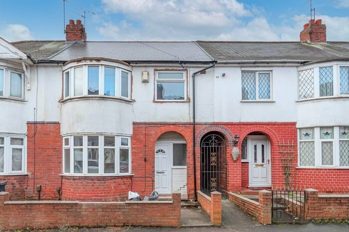 3 Bedroom Semi-Detached House To Rent In Grainger Street, Dudley, DY2