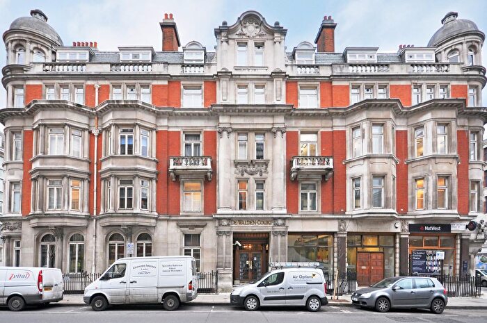 3 Bedroom Flat To Rent In New Cavendish Street, London, W1W
