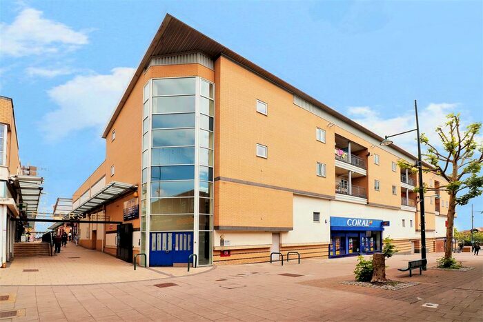 2 Bedroom Flat To Rent In Pier Road, Erith, DA8