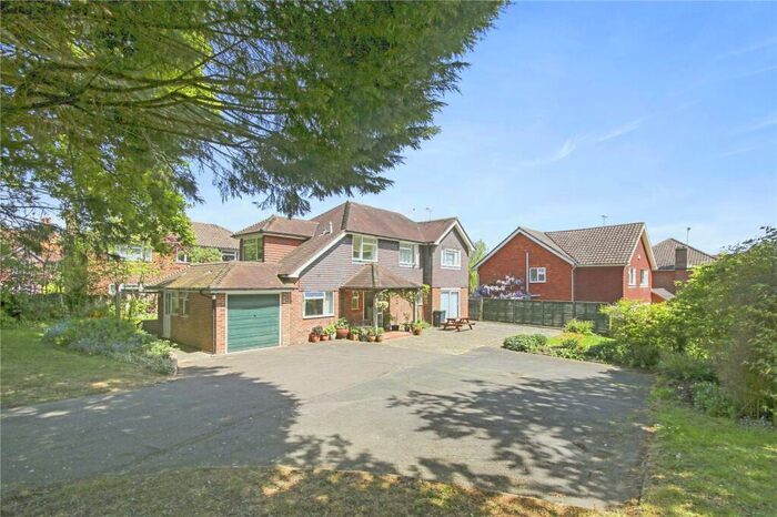 4 Bedroom Detached House To Rent In Whitemans Green, Cuckfield, Haywards Heath, West Sussex, RH17