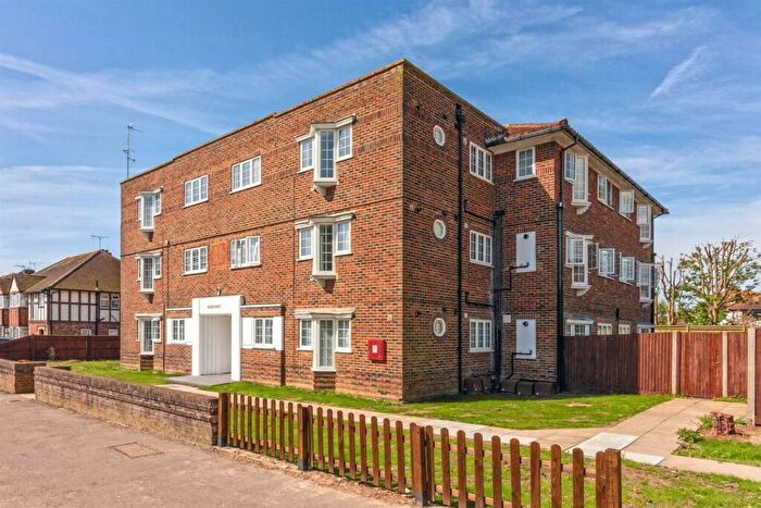 1 Bedroom Apartment To Rent In Kingsway, George V Avenue, Worthing, BN11