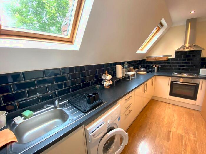 1 Bedroom Penthouse To Rent In York House, Hall Green, B28